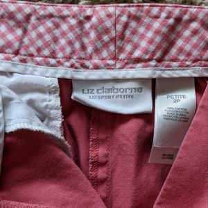 Women's Liz Claiborne Crop. Size: 2 Petite